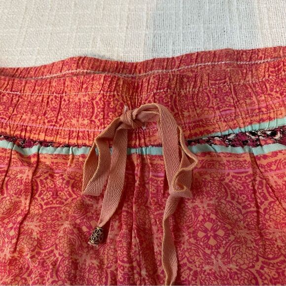 Francesca’s Miami Pink Shorts Multi Color Elastic Waistband SZ M - Picture 8 of 13